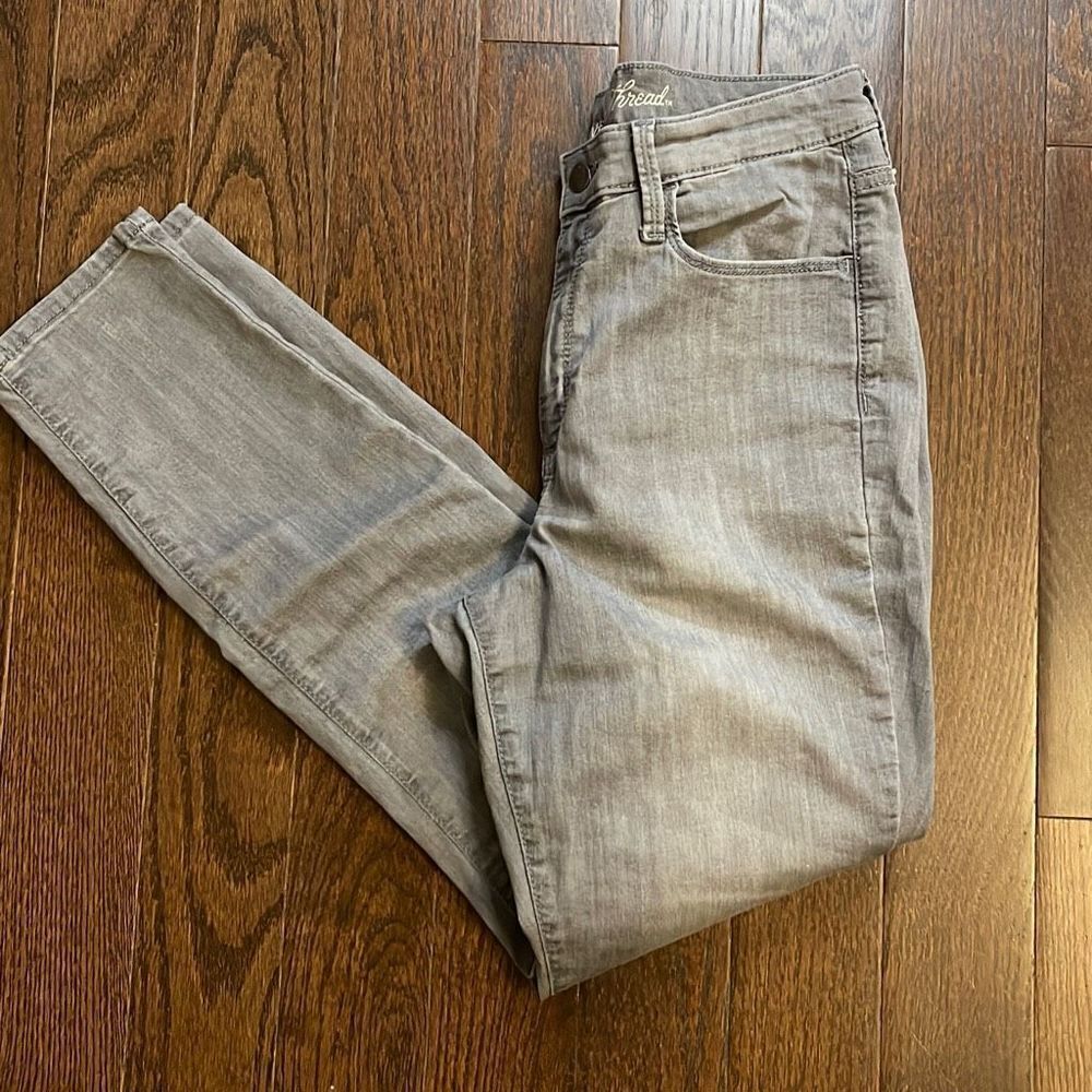 Universal‎ Thread Gray Straight Leg Denim Jeans Women’s Size 8